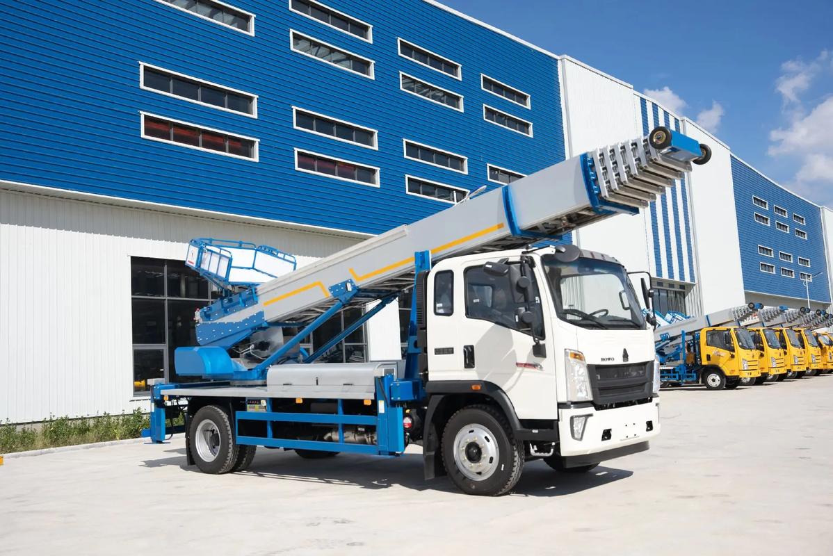 南江出租云梯车高空作业车 建筑垃圾搬运